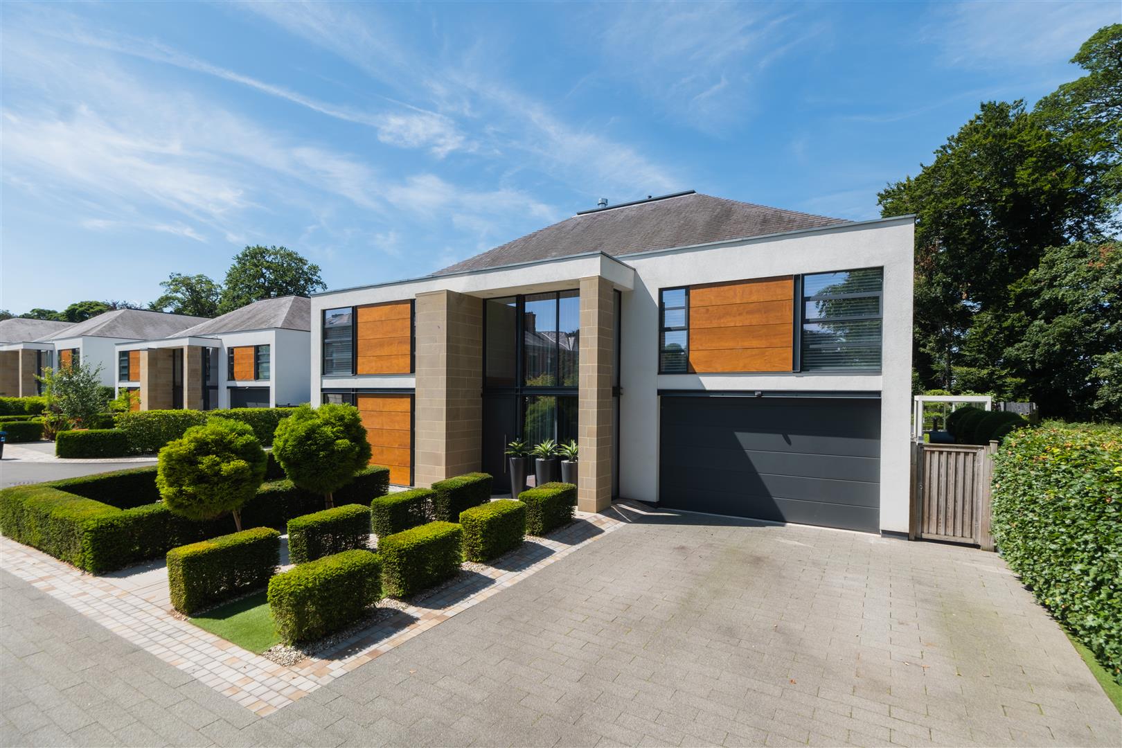 6 bedroom  Detached House for Sale in Hartford